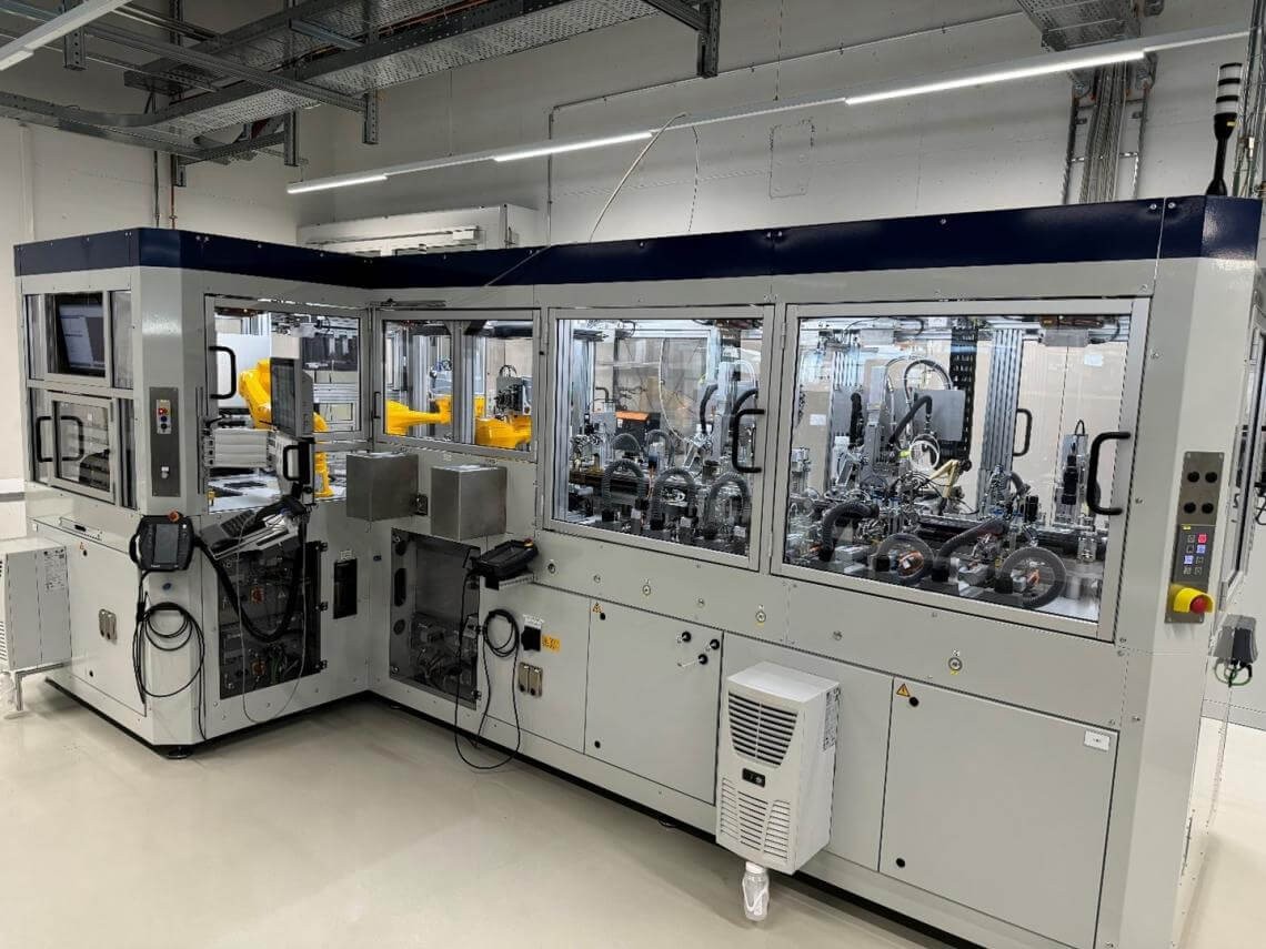 Straightening and measuring machine